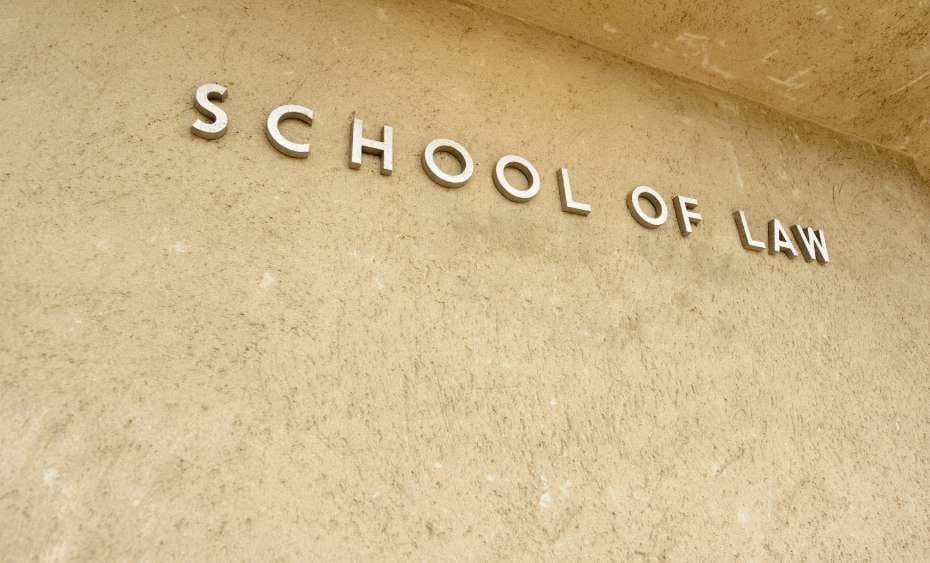 Top 10 popular Schools For International Law in USA